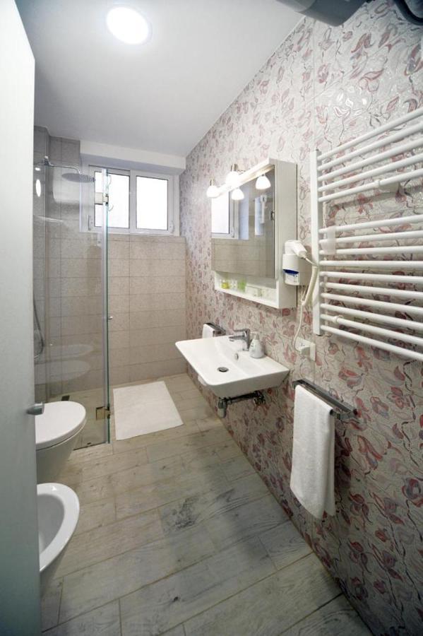 L Skanderbeg Square Apartahotel